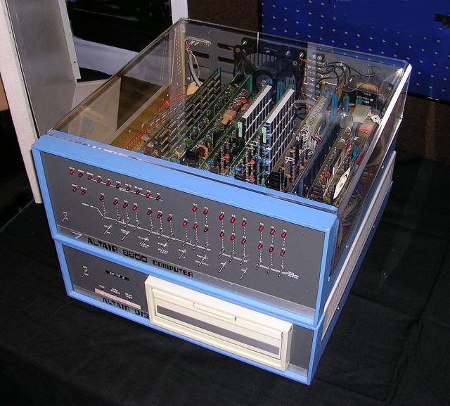 1024px-Altair_8800_Computer.jpg