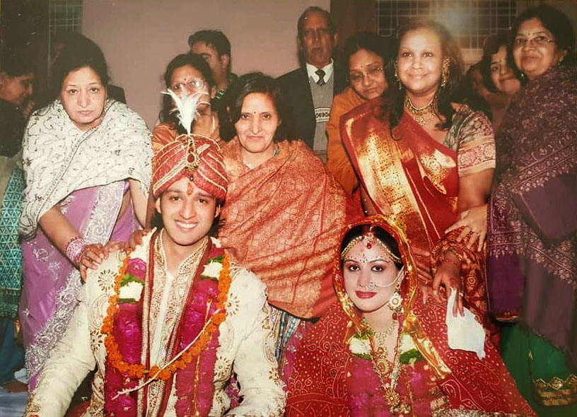 Sourabh Raaj Jain and Ridhima ma'am enjoy wedding celebrations with family on Nov. 28, 2010 (minor edit to reduce reflected light at top right)